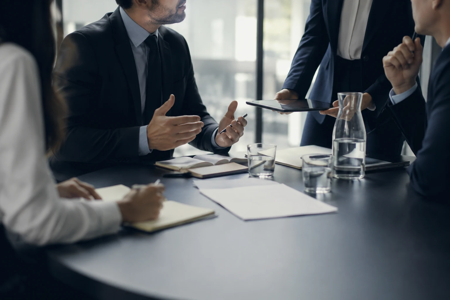Appui juridique aux cabinets et institutions
